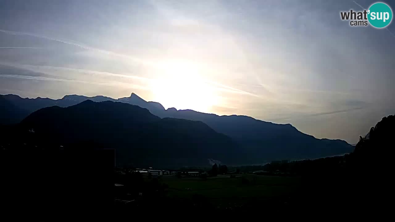 Webcam Kobarid – landing site for sailing paragliders in Kobarid with Ozben takeoff