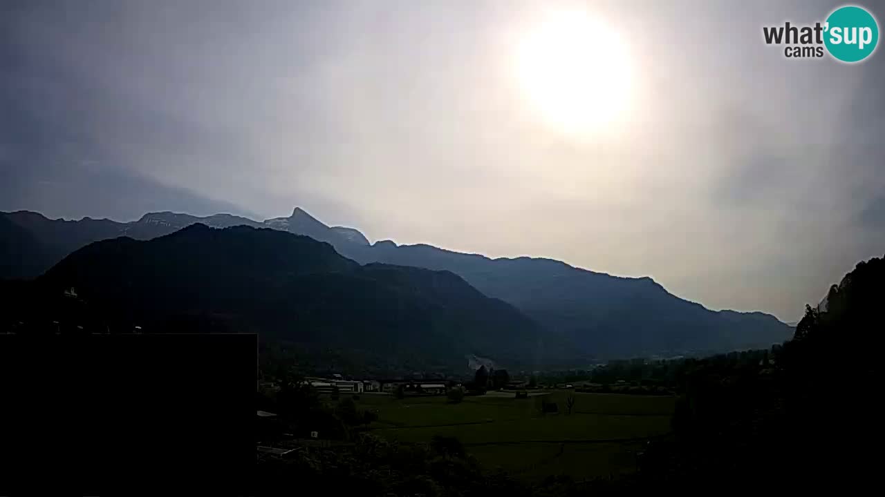 Webcam Kobarid – landing site for sailing paragliders in Kobarid with Ozben takeoff