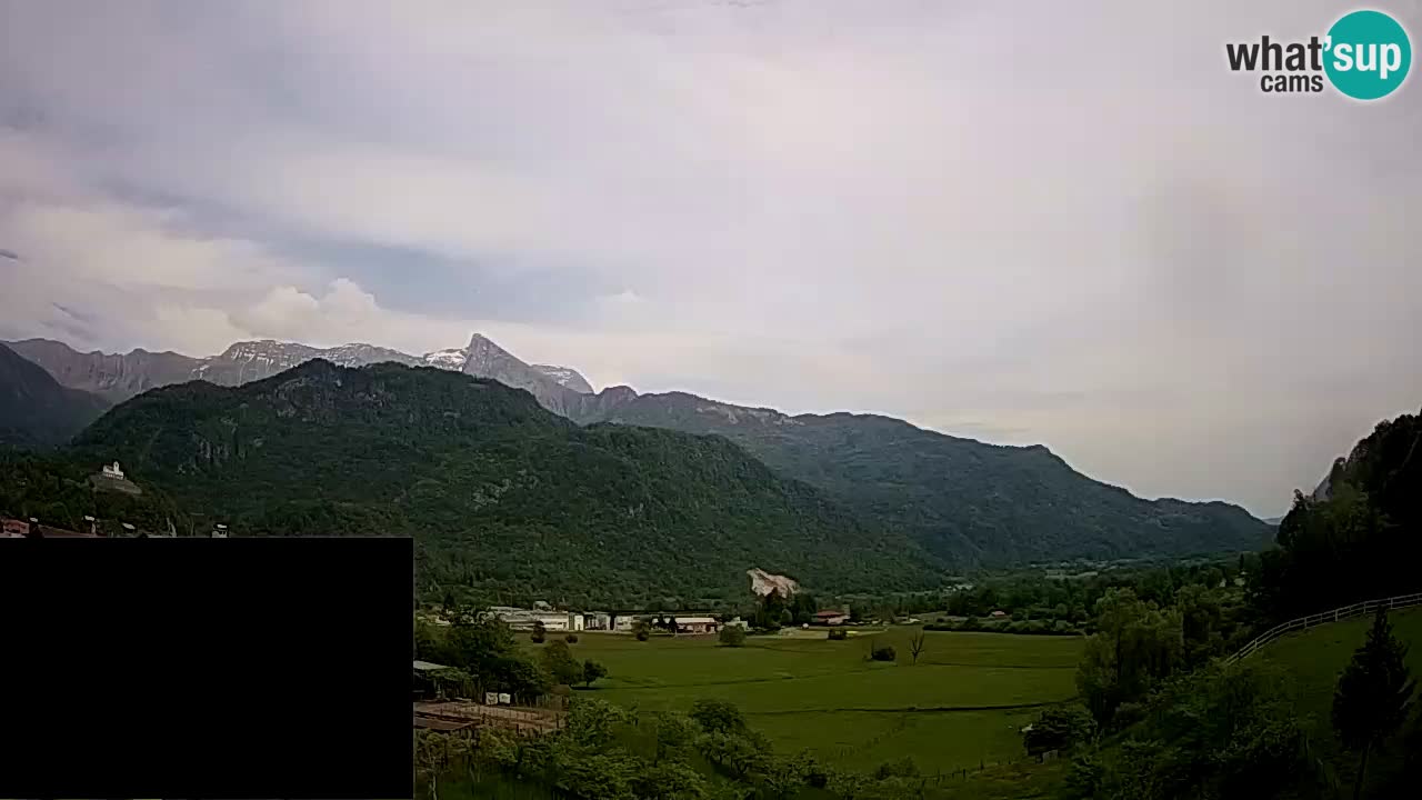 webcam Kobarid – landing site for sailing paragliders in Kobarid with Ozben takeoff