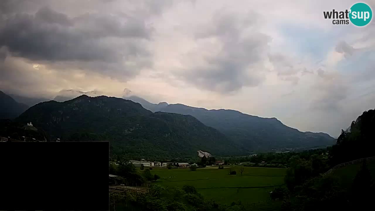 webcam Kobarid – landing site for sailing paragliders in Kobarid with Ozben takeoff