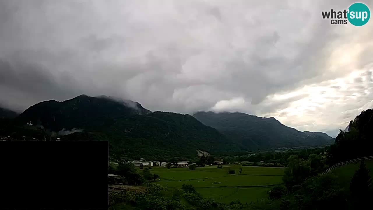 webcam Kobarid – landing site for sailing paragliders in Kobarid with Ozben takeoff