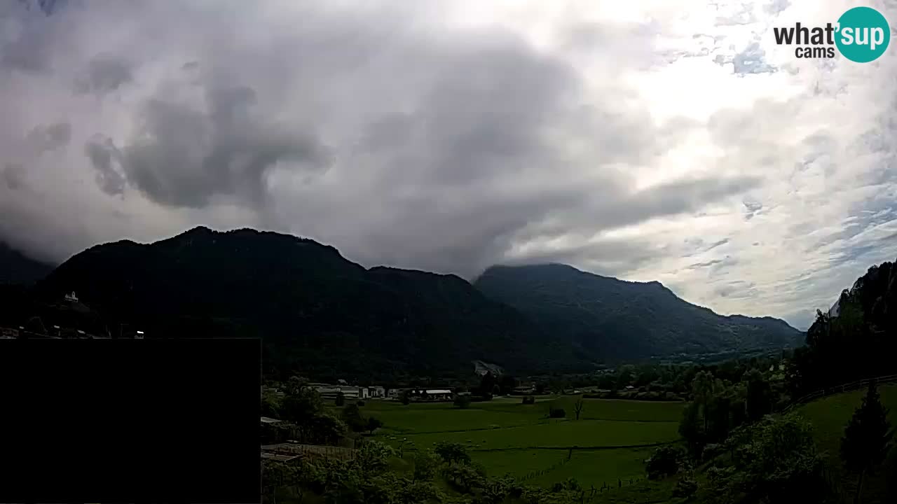 Webcam Kobarid – landing site for sailing paragliders in Kobarid with Ozben takeoff