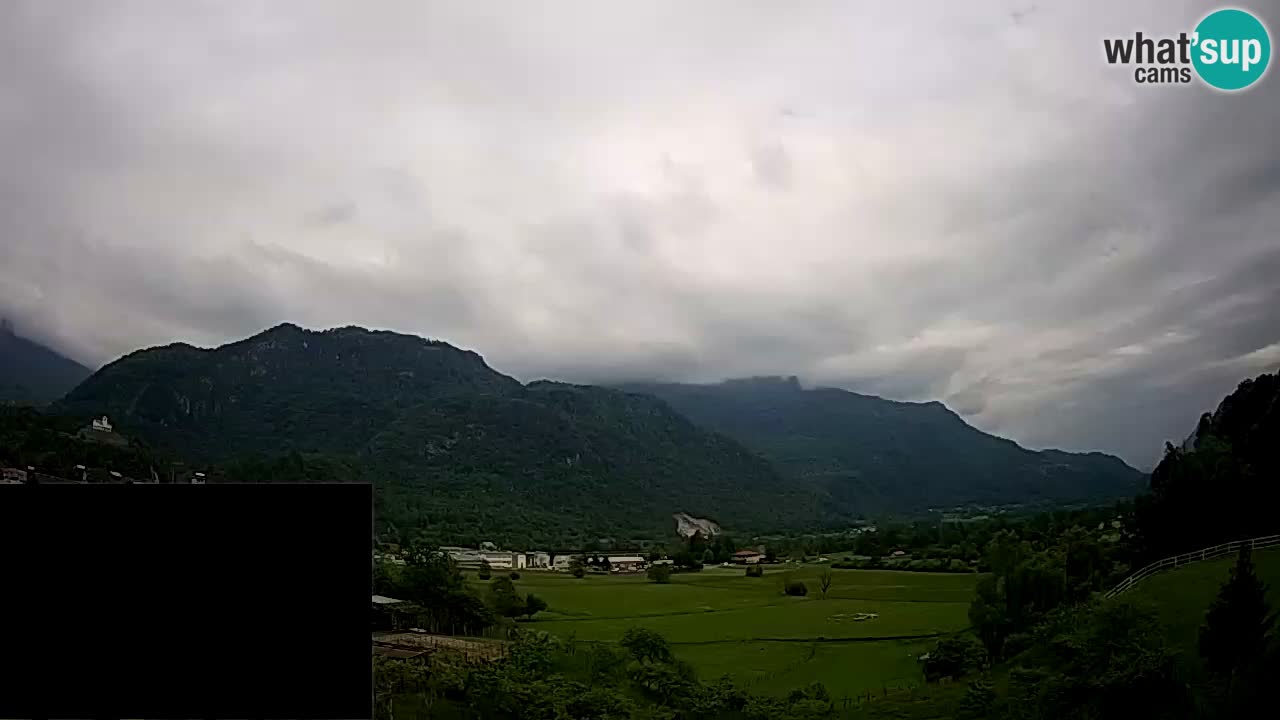 webcam Kobarid – landing site for sailing paragliders in Kobarid with Ozben takeoff