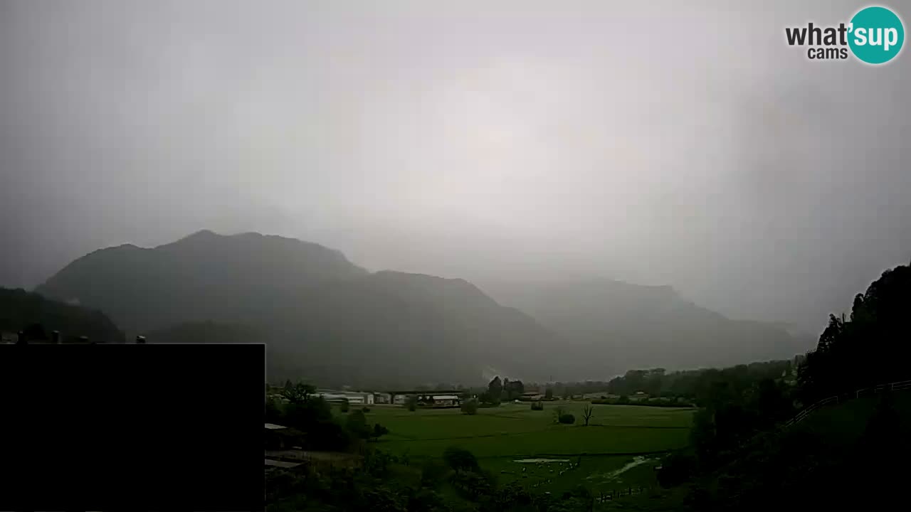 Webcam Kobarid – landing site for sailing paragliders in Kobarid with Ozben takeoff