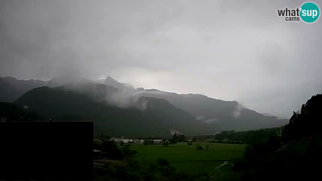 webcam Kobarid – landing site for sailing paragliders in Kobarid with Ozben takeoff