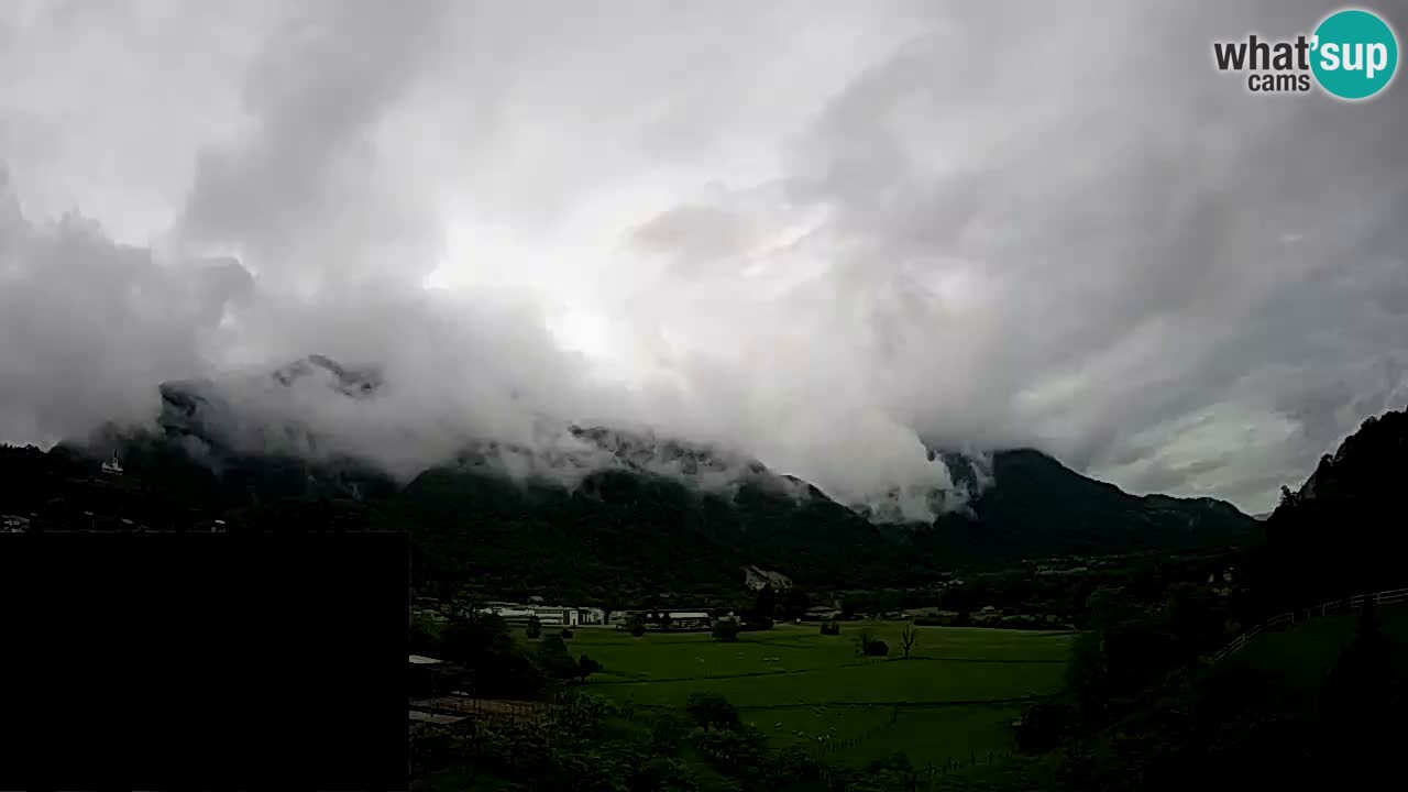 webcam Kobarid – landing site for sailing paragliders in Kobarid with Ozben takeoff