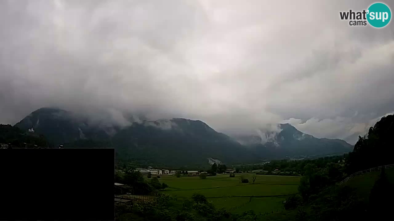 Webcam Kobarid – landing site for sailing paragliders in Kobarid with Ozben takeoff
