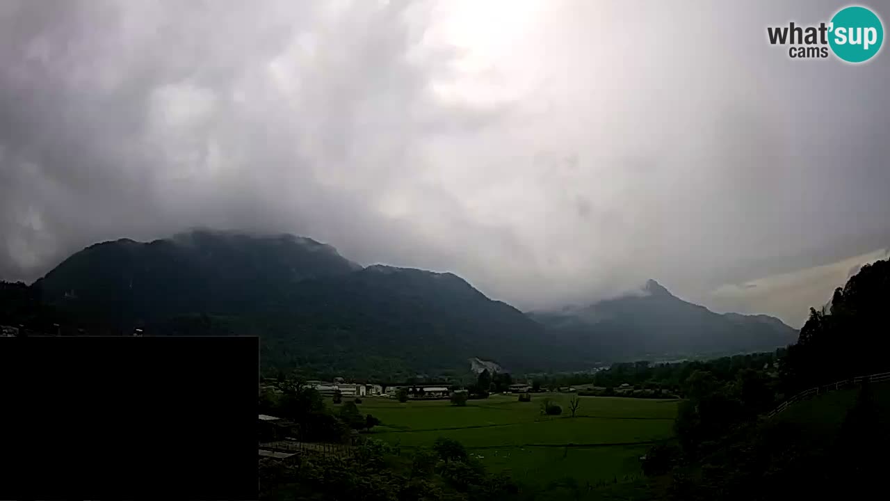 Webcam Kobarid – landing site for sailing paragliders in Kobarid with Ozben takeoff