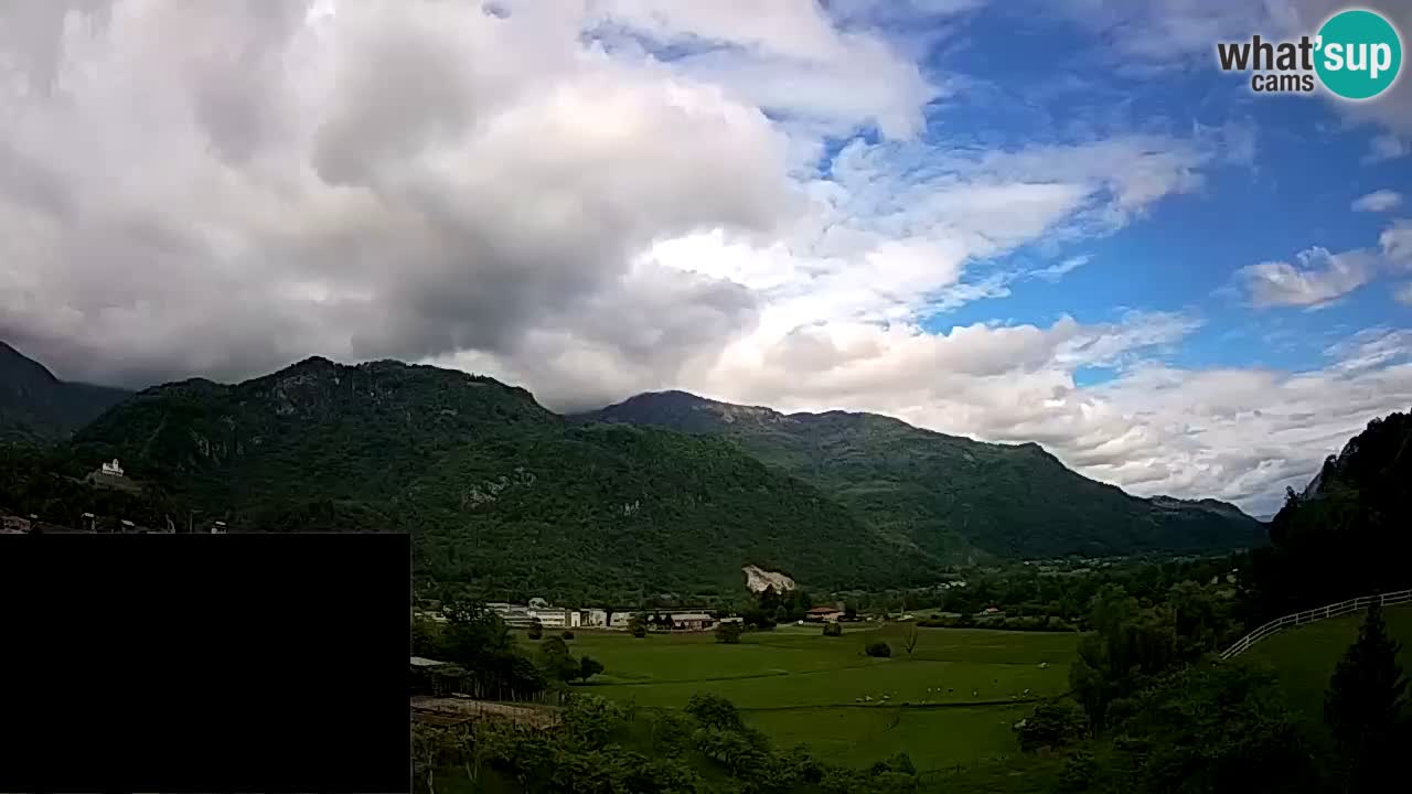 webcam Kobarid – landing site for sailing paragliders in Kobarid with Ozben takeoff