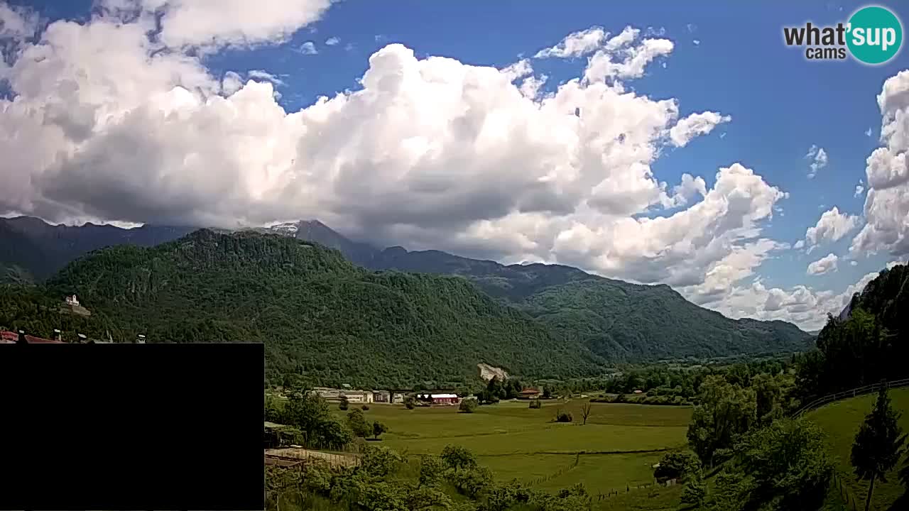 Webcam Kobarid – landing site for sailing paragliders in Kobarid with Ozben takeoff