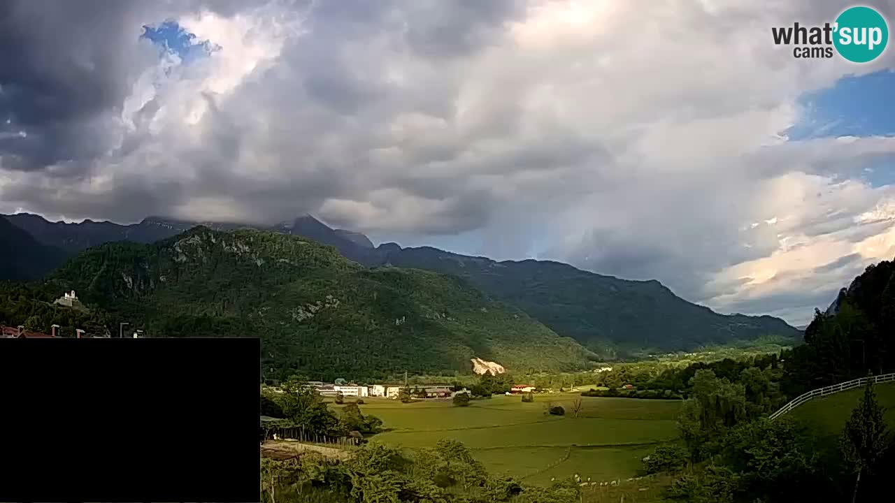Webcam Kobarid – landing site for sailing paragliders in Kobarid with Ozben takeoff