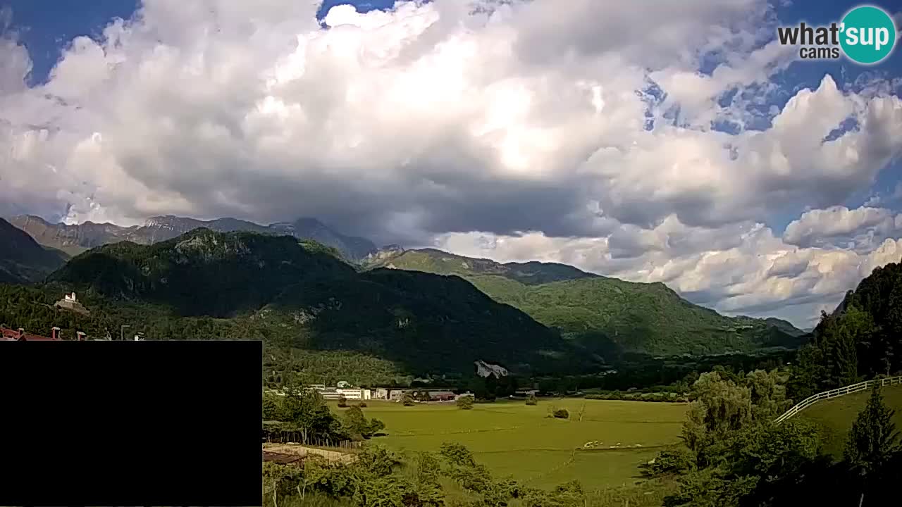Webcam Kobarid – landing site for sailing paragliders in Kobarid with Ozben takeoff