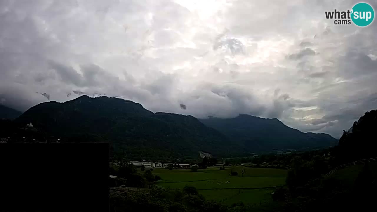 webcam Kobarid – landing site for sailing paragliders in Kobarid with Ozben takeoff