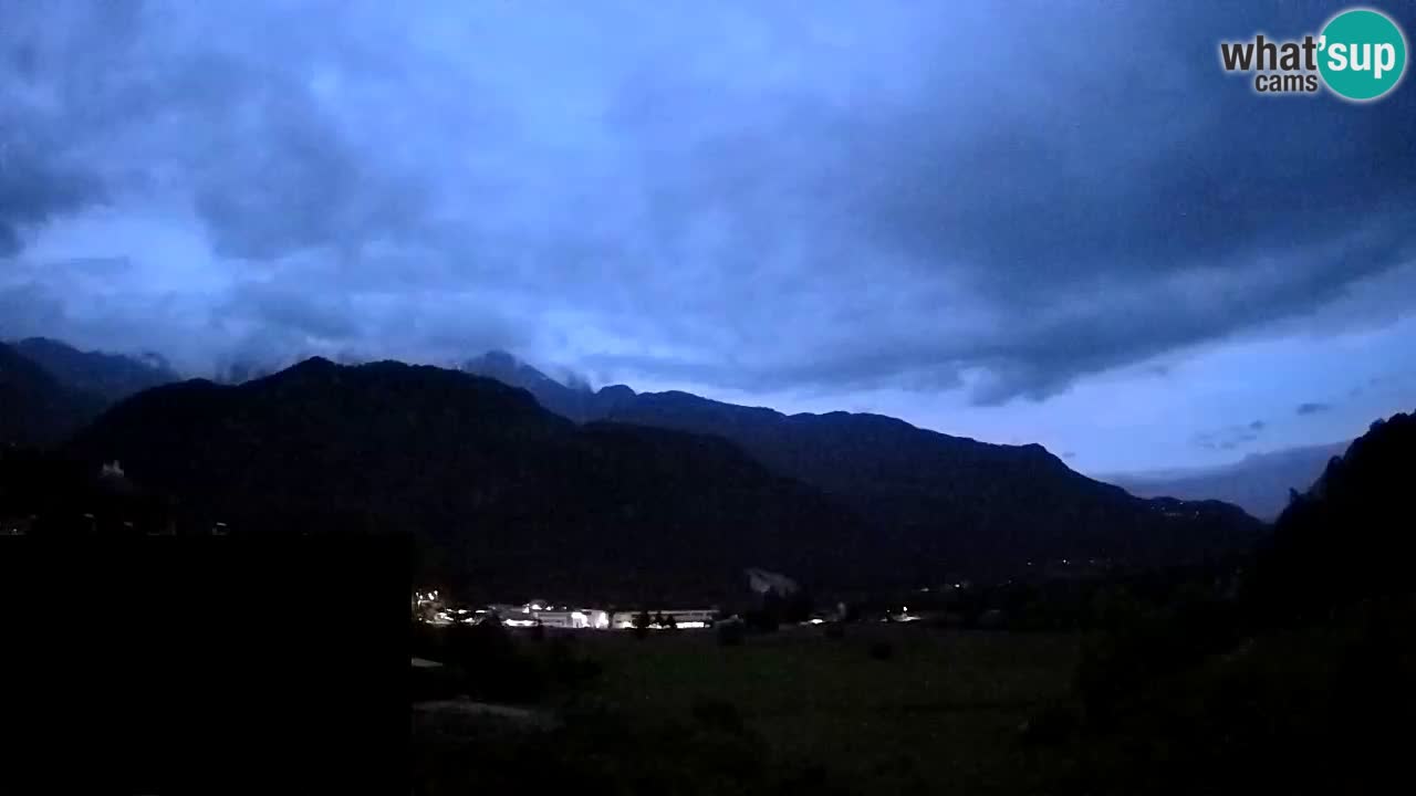 Webcam Kobarid – landing site for sailing paragliders in Kobarid with Ozben takeoff