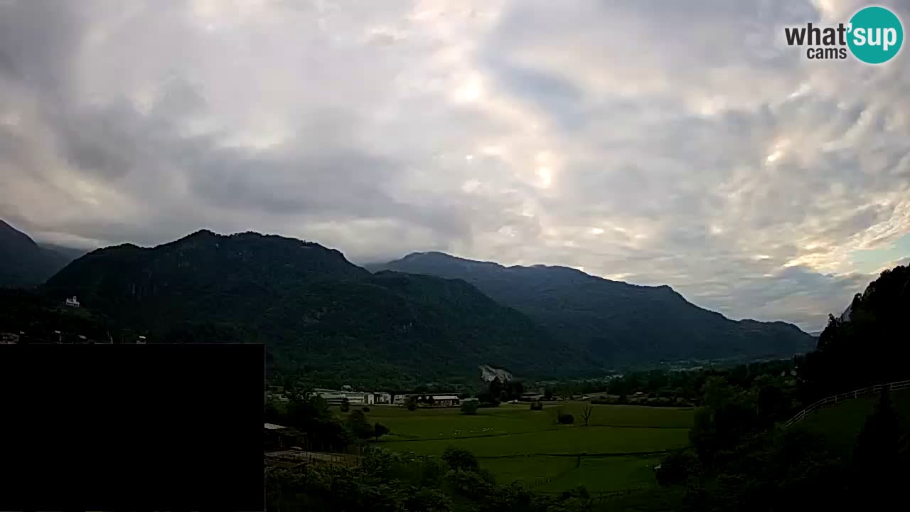 Webcam Kobarid – landing site for sailing paragliders in Kobarid with Ozben takeoff