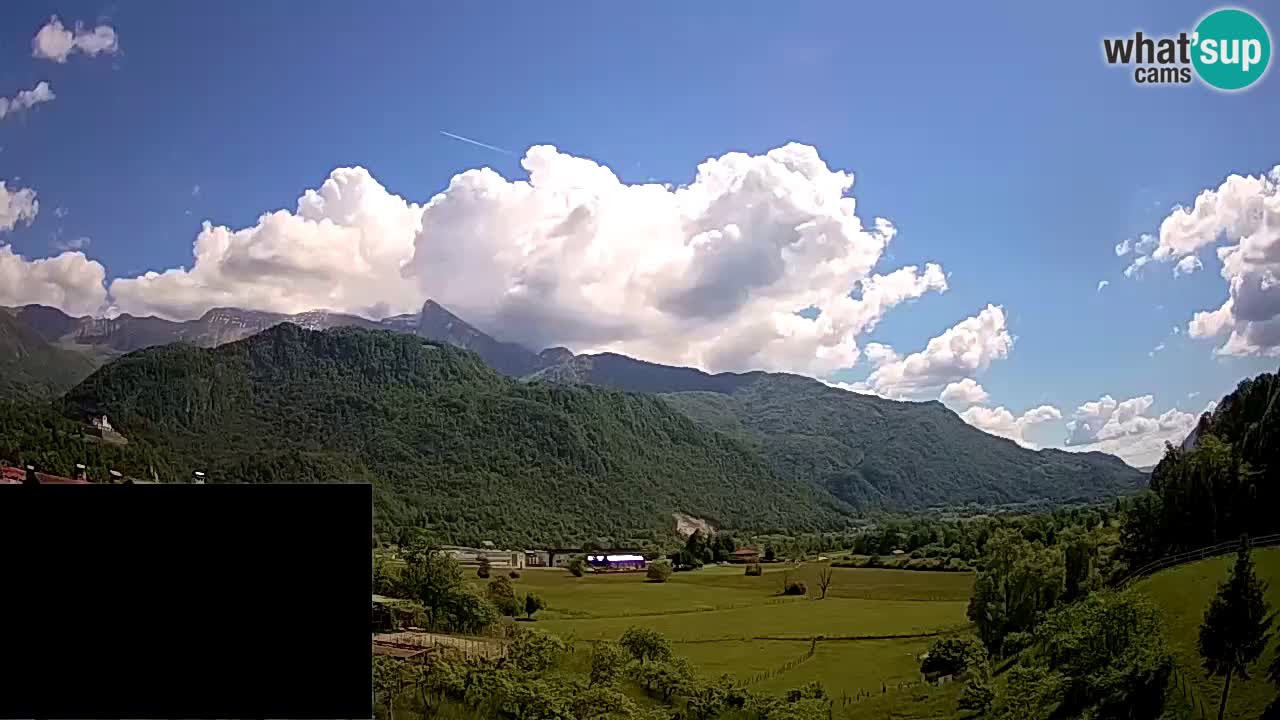 Webcam Kobarid – landing site for sailing paragliders in Kobarid with Ozben takeoff