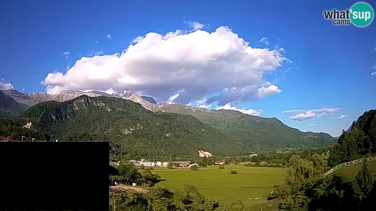Webcam Kobarid – landing site for sailing paragliders in Kobarid with Ozben takeoff