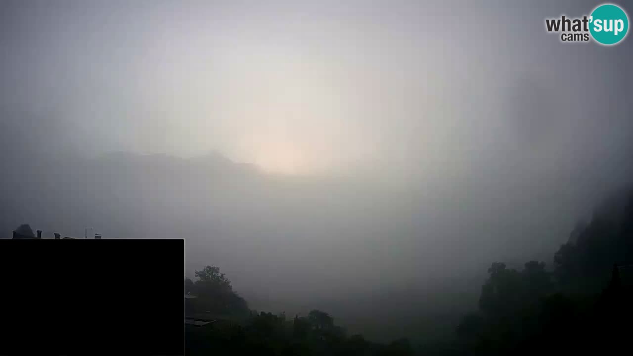 Webcam Kobarid – landing site for sailing paragliders in Kobarid with Ozben takeoff