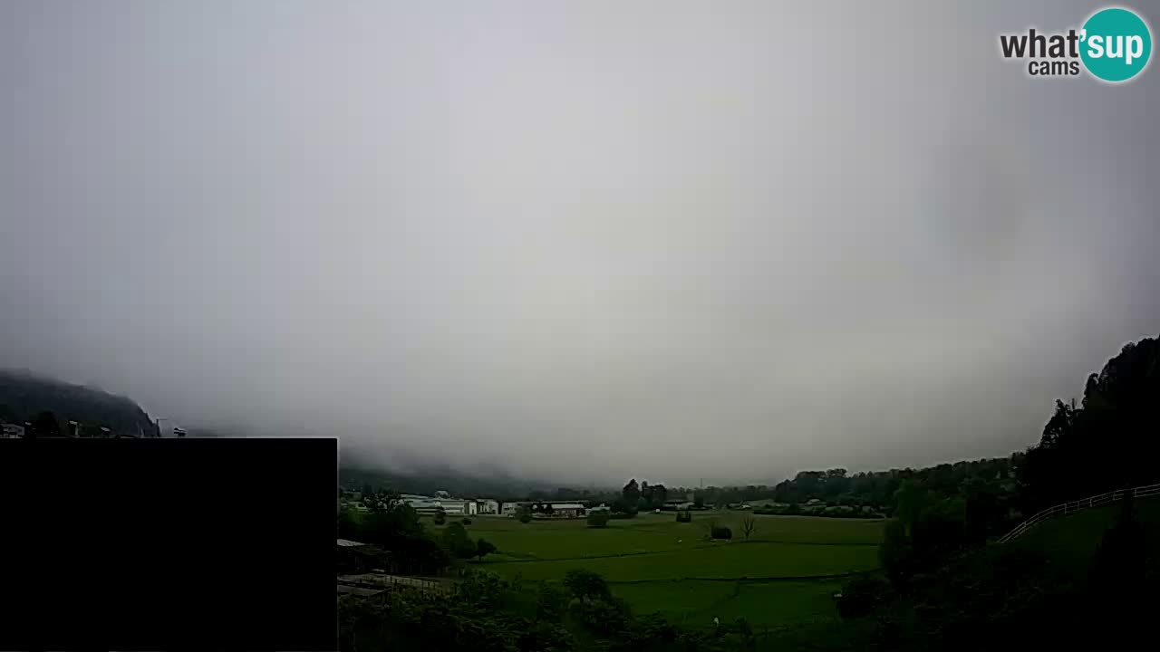 Webcam Kobarid – landing site for sailing paragliders in Kobarid with Ozben takeoff