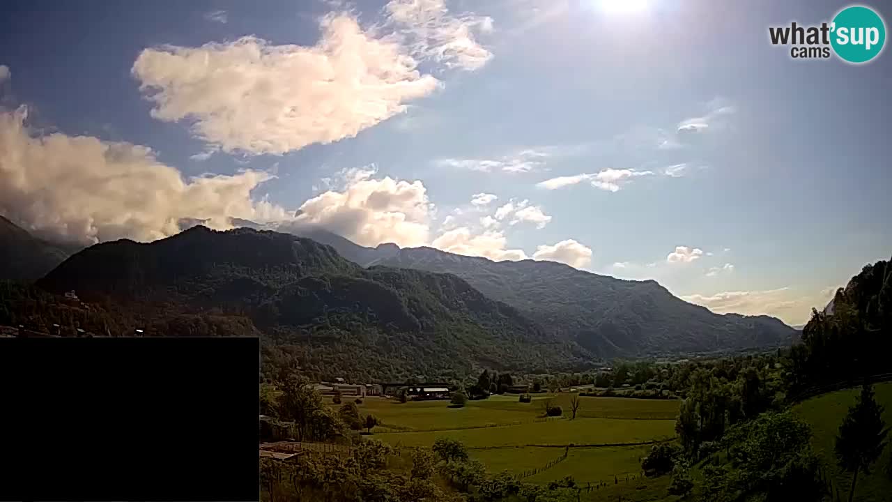 Webcam Kobarid – landing site for sailing paragliders in Kobarid with Ozben takeoff