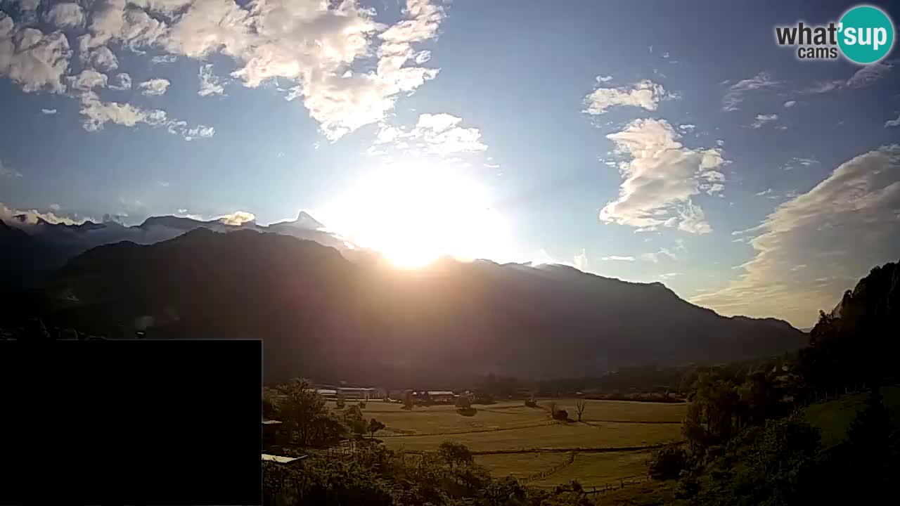 webcam Kobarid – landing site for sailing paragliders in Kobarid with Ozben takeoff