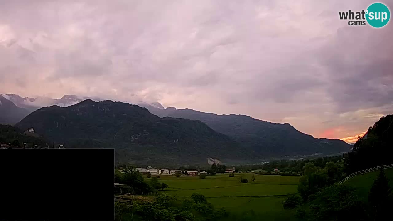 Webcam Kobarid – landing site for sailing paragliders in Kobarid with Ozben takeoff