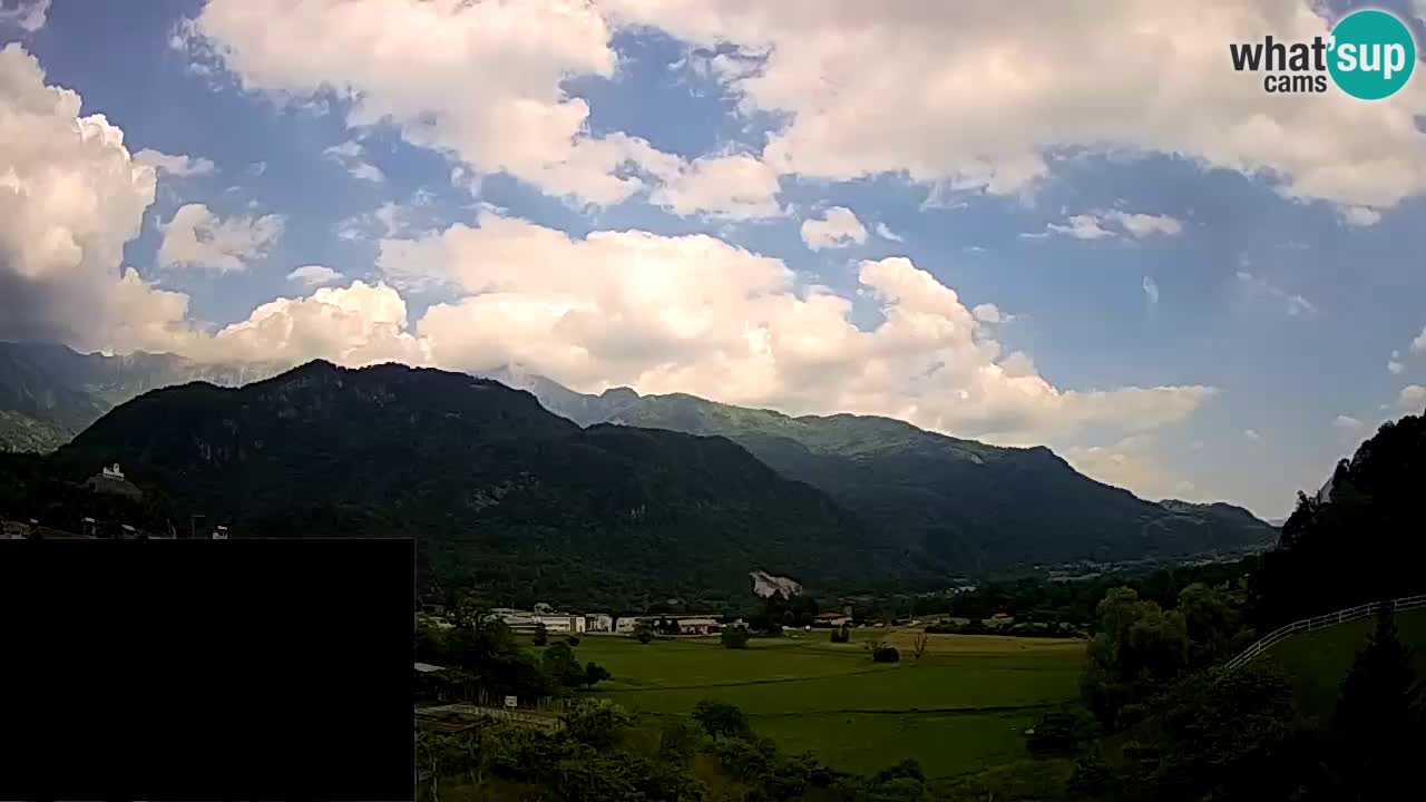 Webcam Kobarid – landing site for sailing paragliders in Kobarid with Ozben takeoff