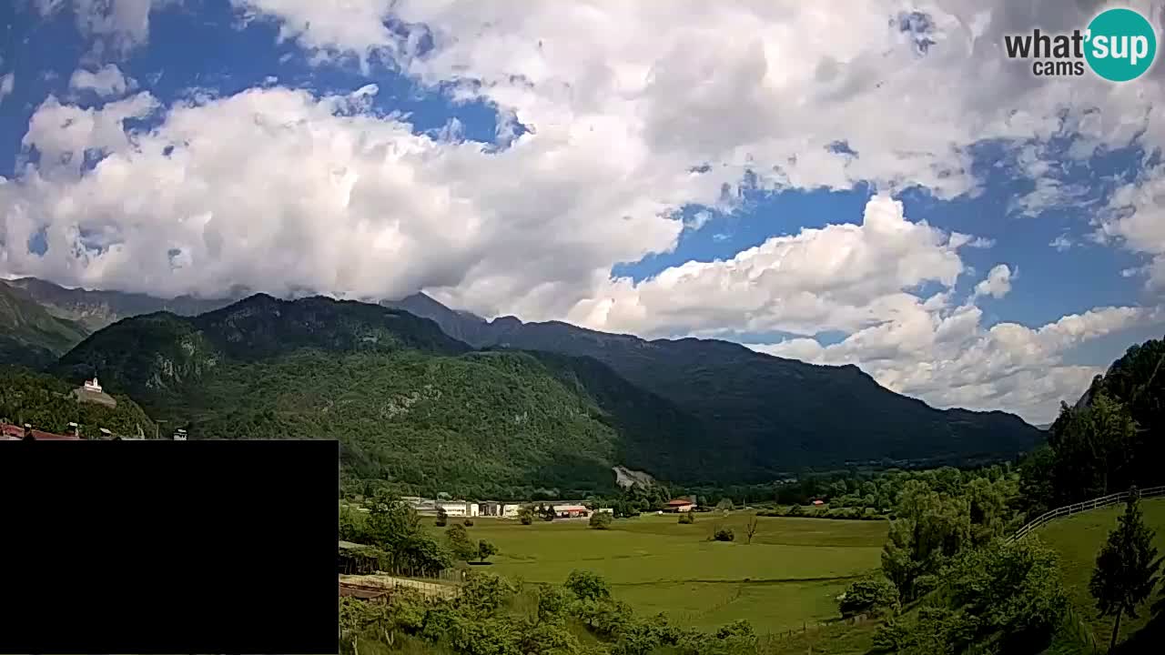 webcam Kobarid – landing site for sailing paragliders in Kobarid with Ozben takeoff