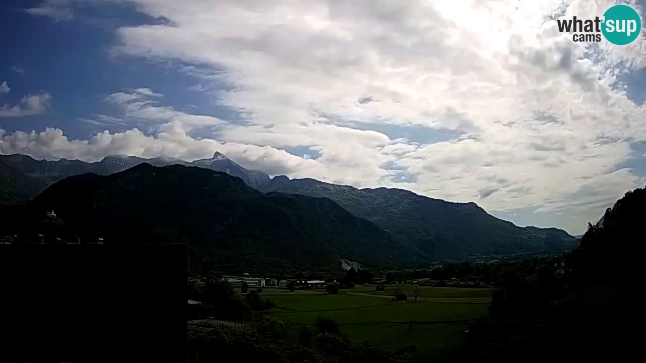 Webcam Kobarid – landing site for sailing paragliders in Kobarid with Ozben takeoff