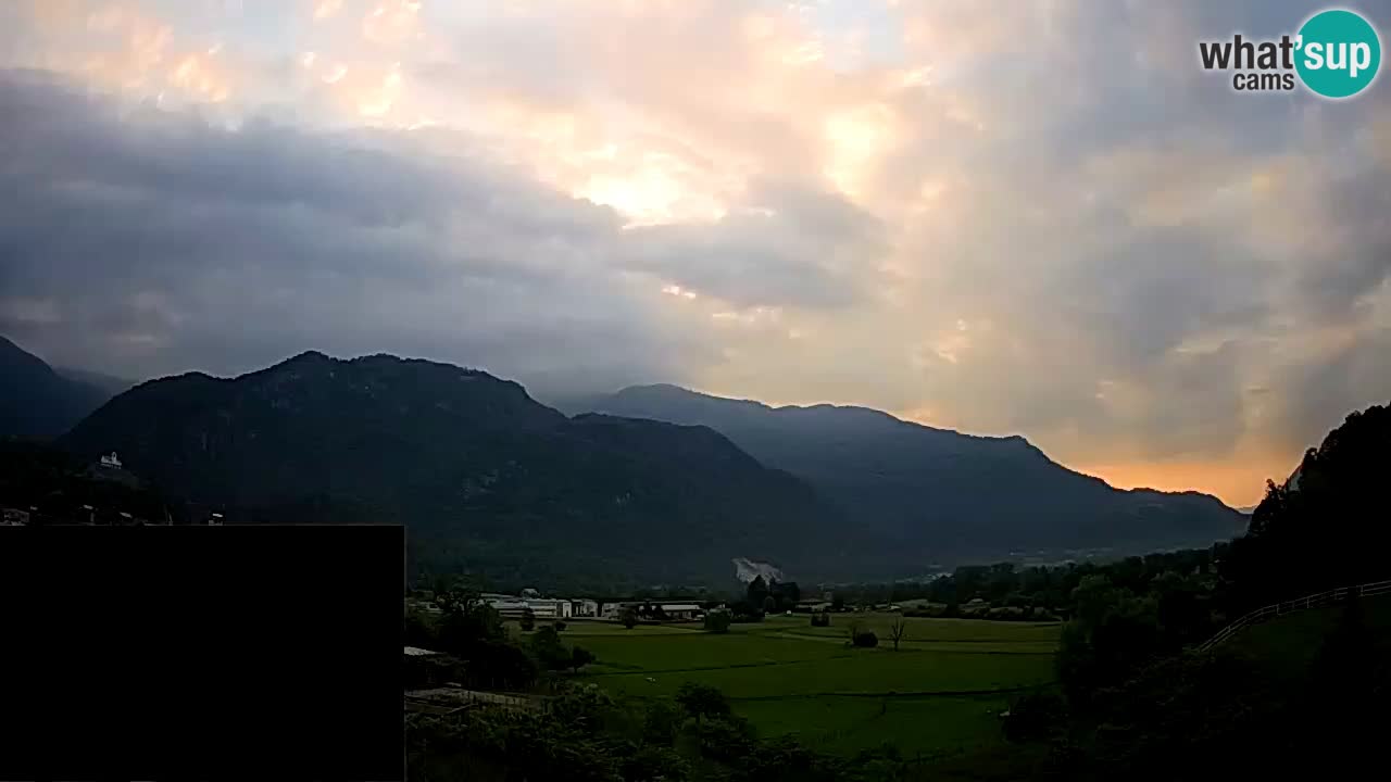Webcam Kobarid – landing site for sailing paragliders in Kobarid with Ozben takeoff