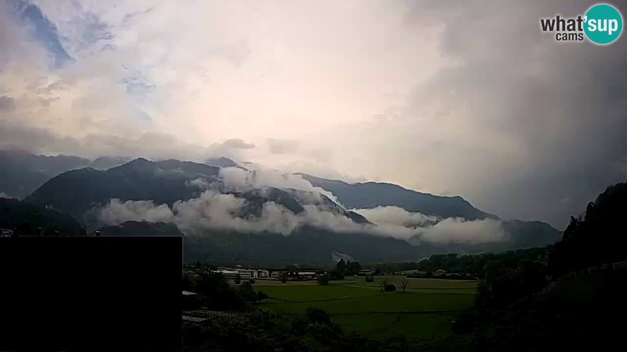 Webcam Kobarid – landing site for sailing paragliders in Kobarid with Ozben takeoff