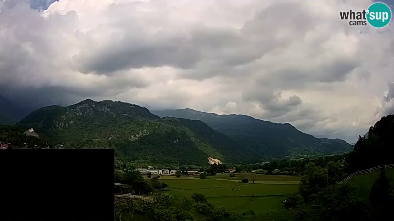 Webcam Kobarid – landing site for sailing paragliders in Kobarid with Ozben takeoff