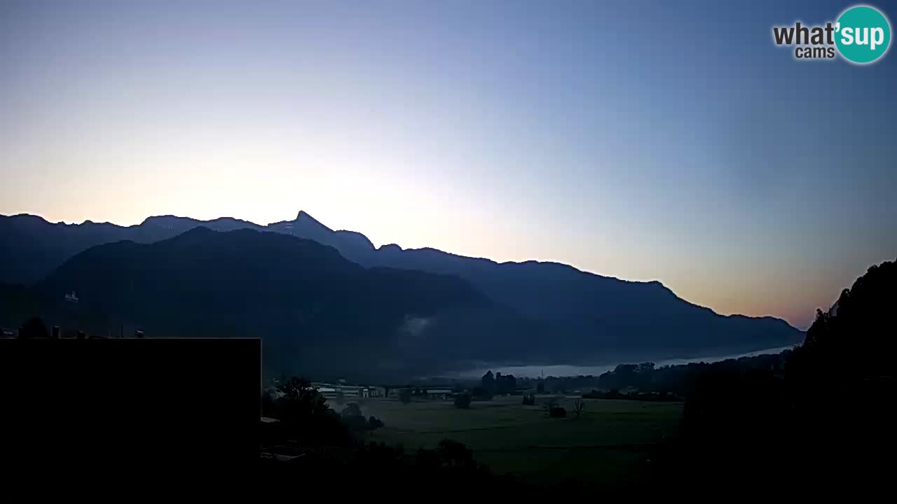 Webcam Kobarid – landing site for sailing paragliders in Kobarid with Ozben takeoff