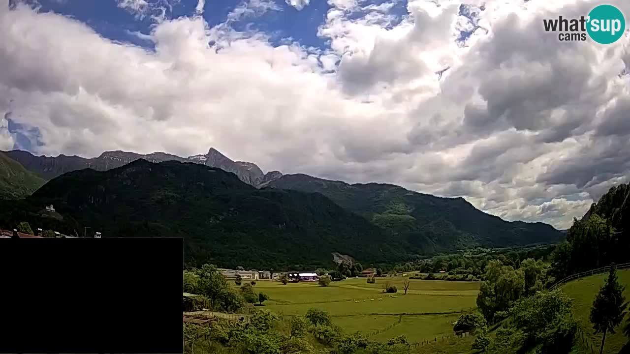 Webcam Kobarid – landing site for sailing paragliders in Kobarid with Ozben takeoff