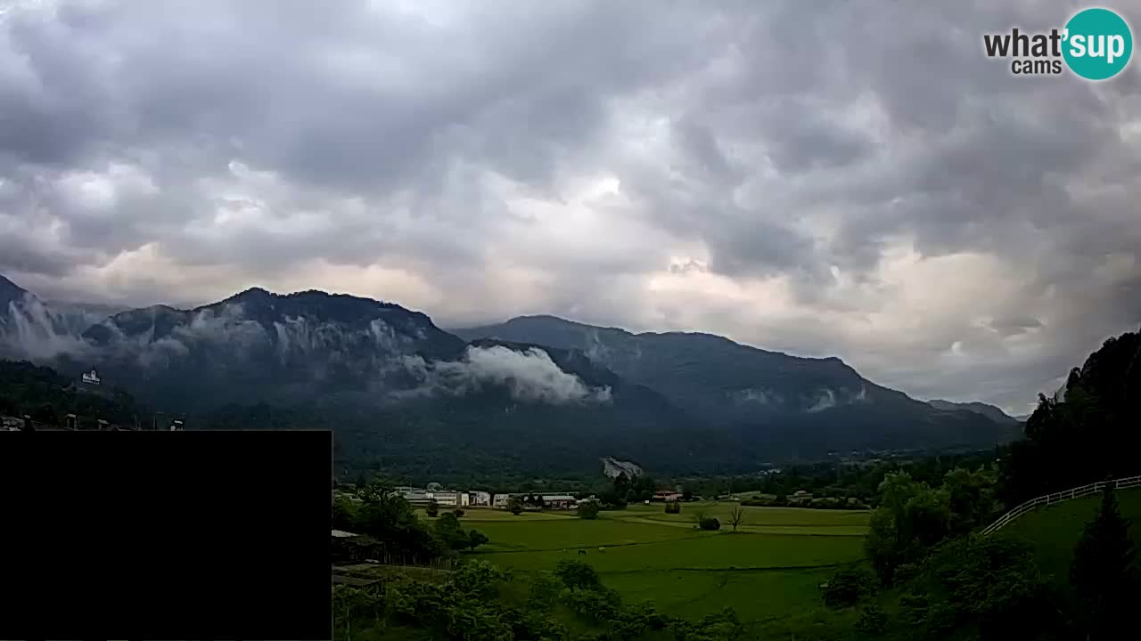Webcam Kobarid – landing site for sailing paragliders in Kobarid with Ozben takeoff