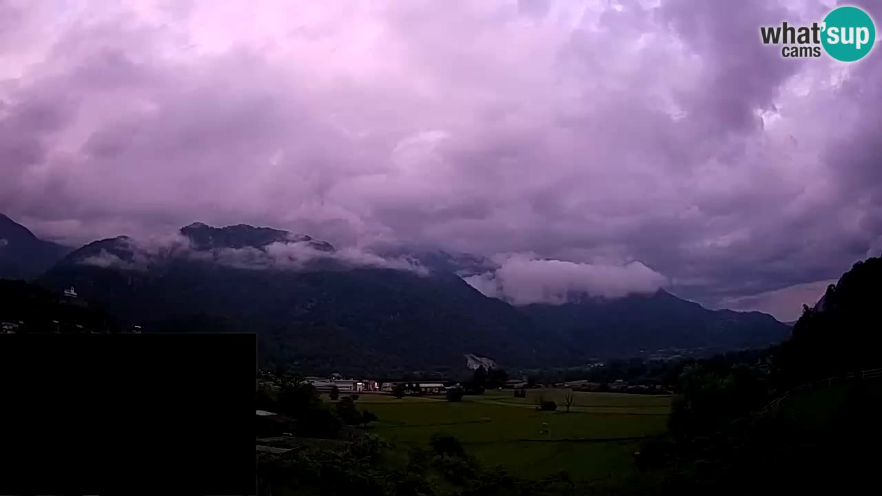 Webcam Kobarid – landing site for sailing paragliders in Kobarid with Ozben takeoff