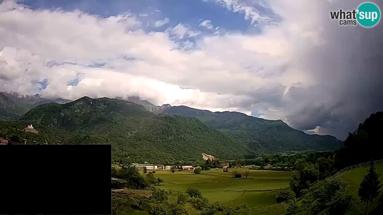 Webcam Kobarid – landing site for sailing paragliders in Kobarid with Ozben takeoff