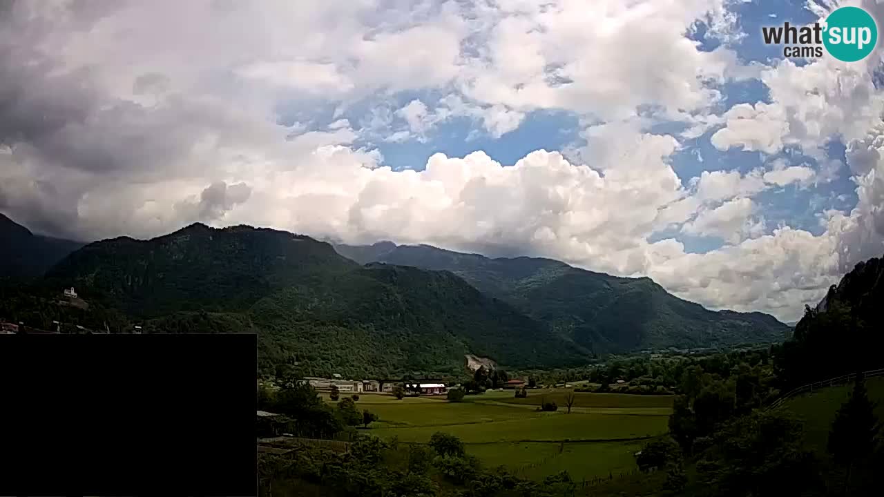 Webcam Kobarid – landing site for sailing paragliders in Kobarid with Ozben takeoff