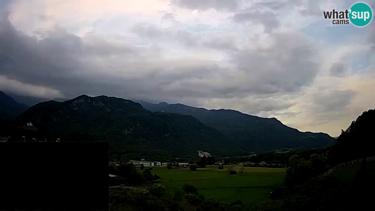 Webcam Kobarid – landing site for sailing paragliders in Kobarid with Ozben takeoff