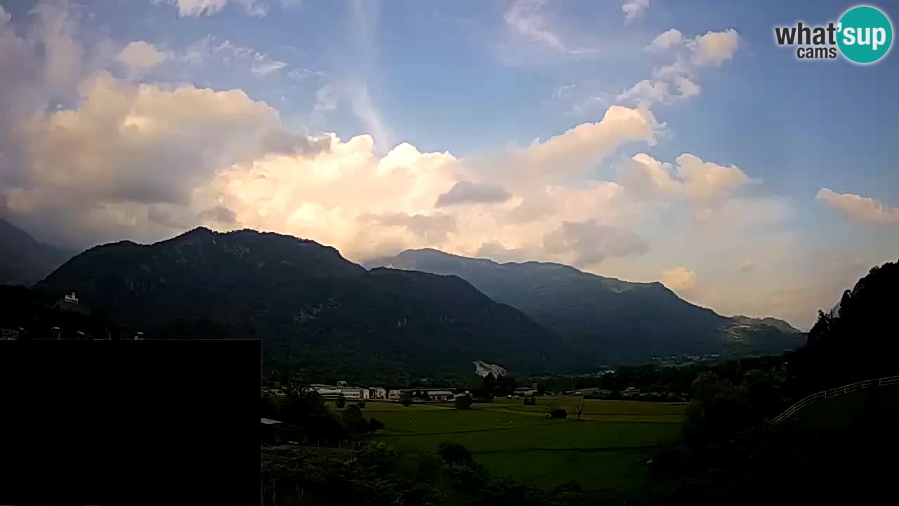 Webcam Kobarid – landing site for sailing paragliders in Kobarid with Ozben takeoff