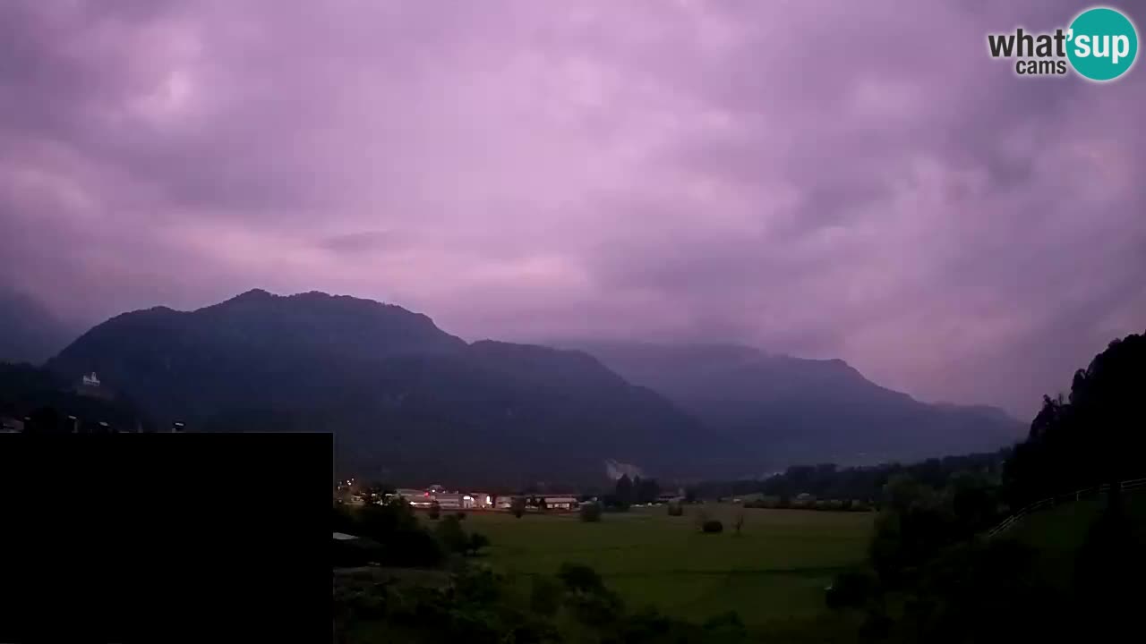 Webcam Kobarid – landing site for sailing paragliders in Kobarid with Ozben takeoff