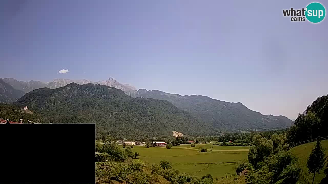 Webcam Kobarid – landing site for sailing paragliders in Kobarid with Ozben takeoff
