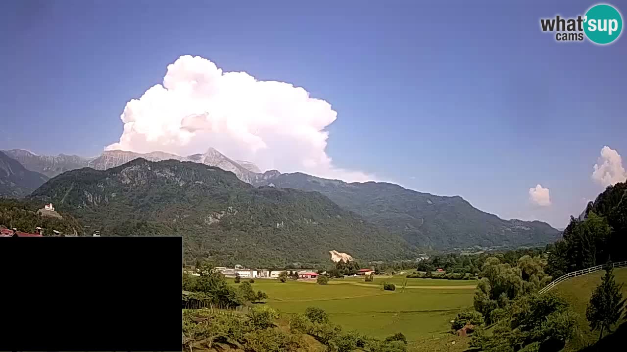 Webcam Kobarid – landing site for sailing paragliders in Kobarid with Ozben takeoff