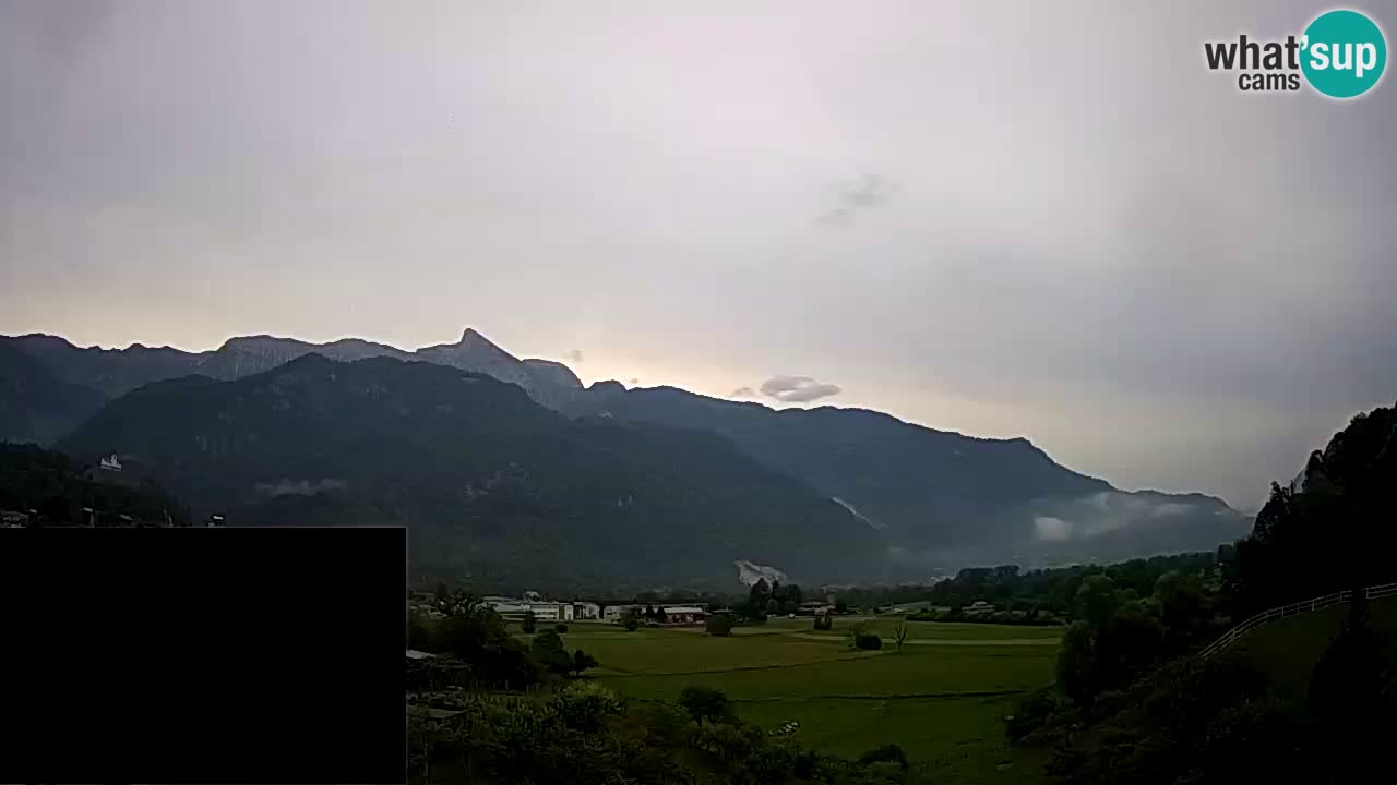 Webcam Kobarid – landing site for sailing paragliders in Kobarid with Ozben takeoff