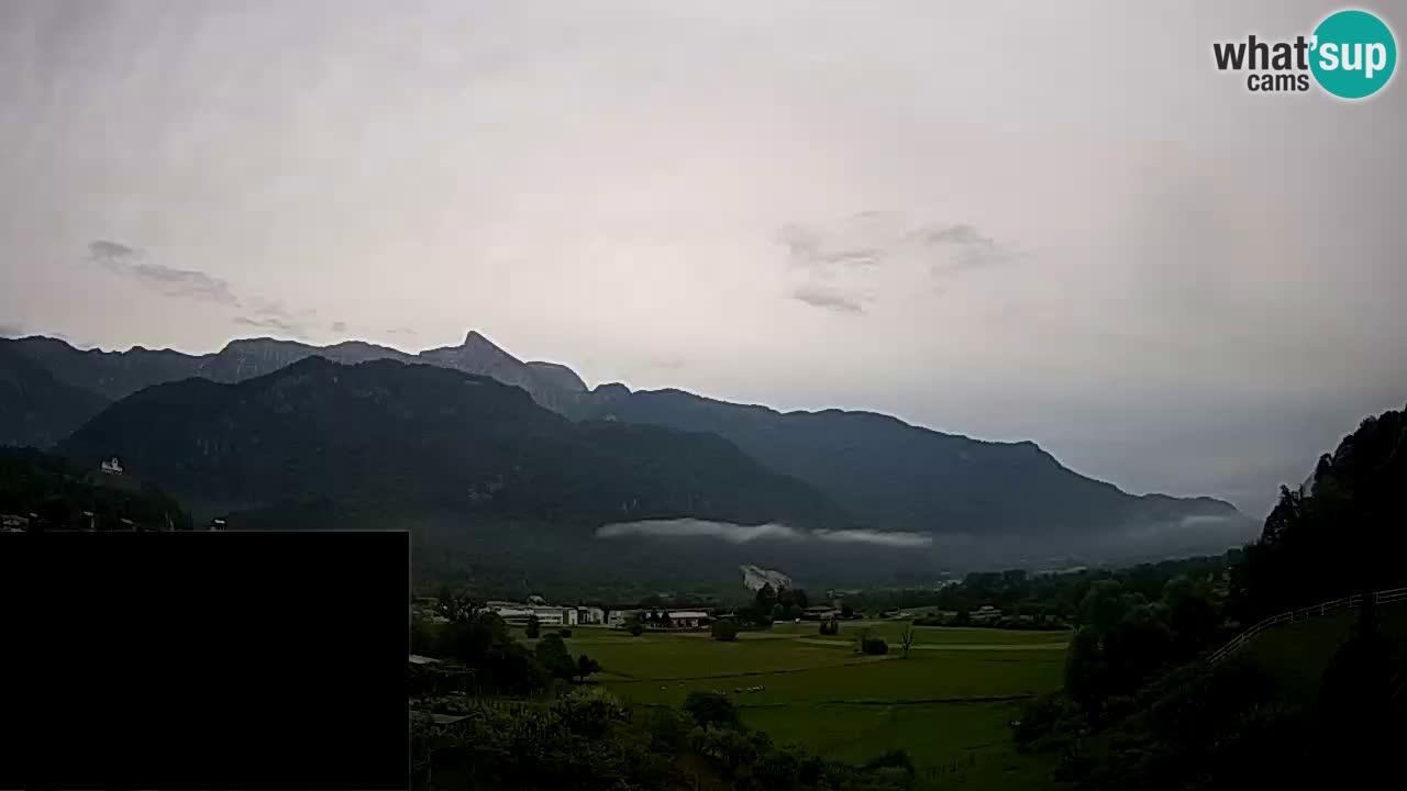 webcam Kobarid – landing site for sailing paragliders in Kobarid with Ozben takeoff