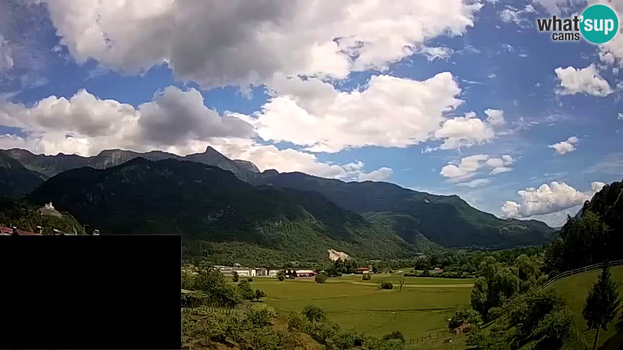 Webcam Kobarid – landing site for sailing paragliders in Kobarid with Ozben takeoff