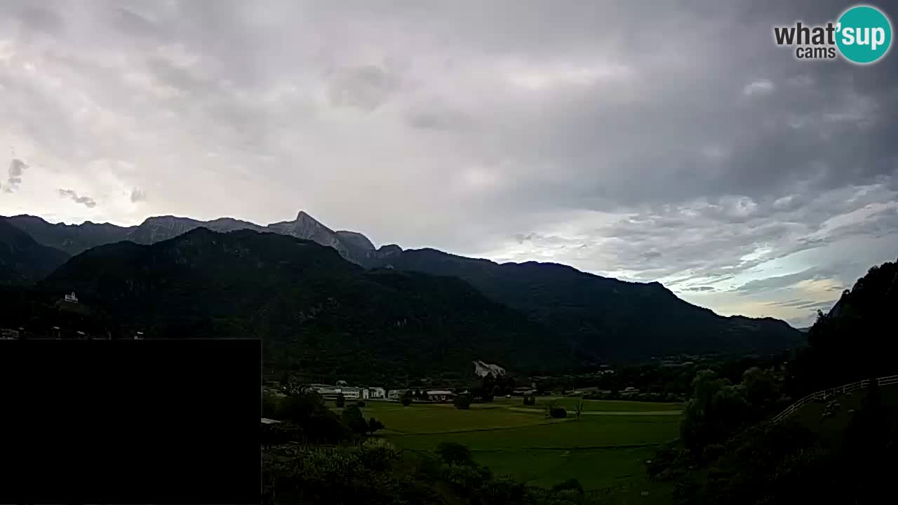 Webcam Kobarid – landing site for sailing paragliders in Kobarid with Ozben takeoff