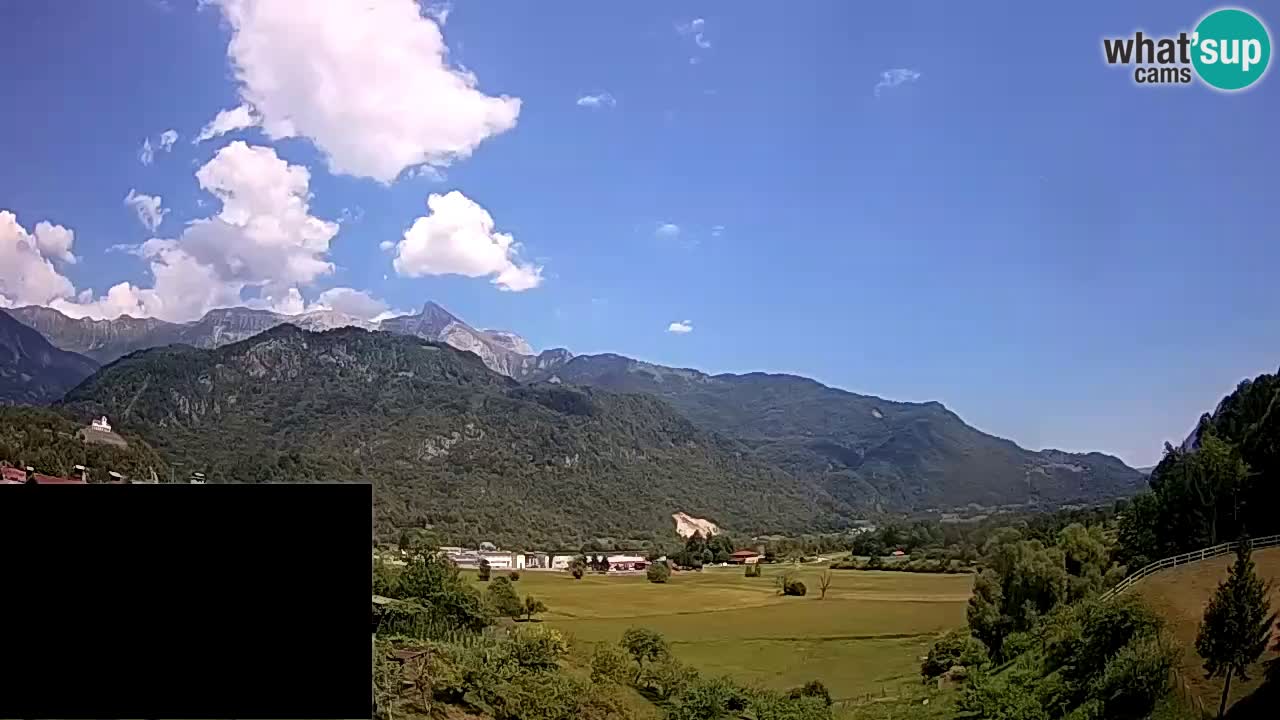 webcam Kobarid – landing site for sailing paragliders in Kobarid with Ozben takeoff