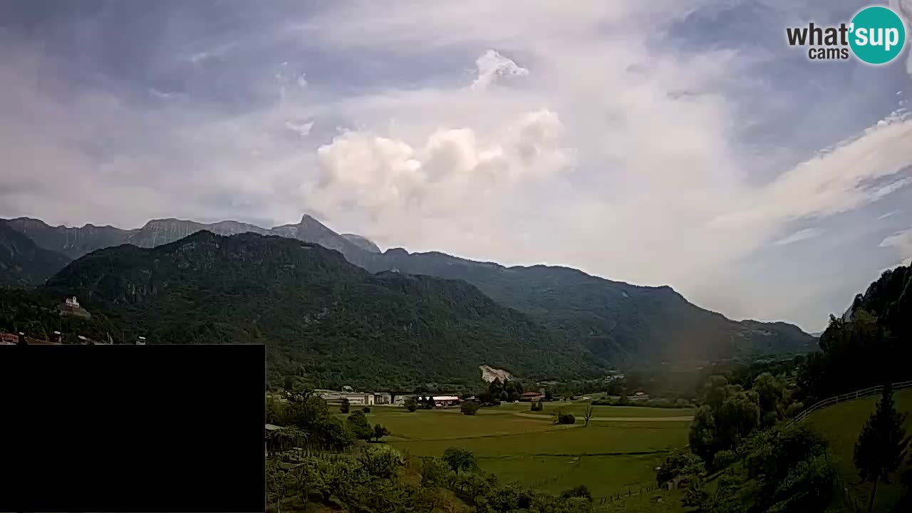 webcam Kobarid – landing site for sailing paragliders in Kobarid with Ozben takeoff