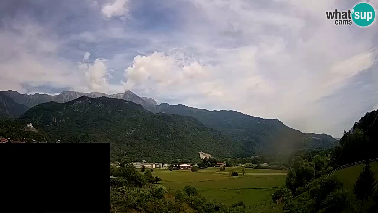 webcam Kobarid – landing site for sailing paragliders in Kobarid with Ozben takeoff